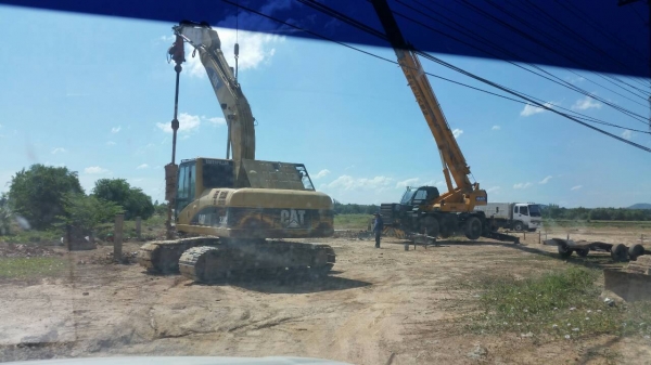 สว่านเจาะดินใส่pc200....320