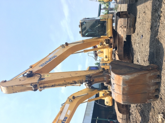 ขาย pc200-7 มีให้เลือก 2 คัน เอกสารเล่มทะเบียน ลองได้ที่ลาดหลุมแก้ว