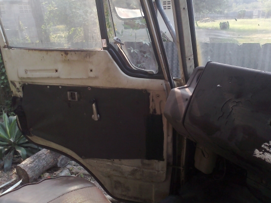 ขายด่วนถูกๆหกล้อ หัวเดิม ครัชซีเดิม เครื่องเดิมหน้ากากทอง ของห้างแท้ๆรถสวยเดิมๆ ยาว 7 เมตรครึ่ง พร้อมใช้งาน Hino FF177 KA เครื่อง EH700  ซื้อไปไม่ต้องทำอะไร ใช้งานได้เลย