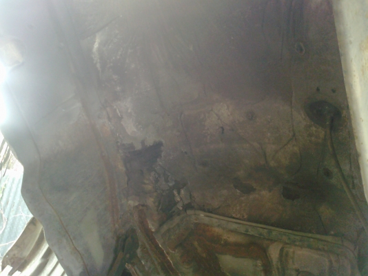 ขายด่วนถูกๆหกล้อ หัวเดิม ครัชซีเดิม เครื่องเดิมหน้ากากทอง ของห้างแท้ๆรถสวยเดิมๆ ยาว 7 เมตรครึ่ง พร้อมใช้งาน Hino FF177 KA เครื่อง EH700  ซื้อไปไม่ต้องทำอะไร ใช้งานได้เลย