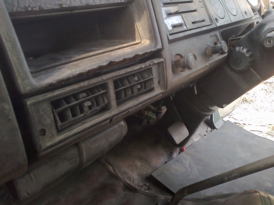 ขายด่วนถูกๆหกล้อ หัวเดิม ครัชซีเดิม เครื่องเดิมหน้ากากทอง ของห้างแท้ๆรถสวยเดิมๆ ยาว 7 เมตรครึ่ง พร้อมใช้งาน Hino FF177 KA เครื่อง EH700  ซื้อไปไม่ต้องทำอะไร ใช้งานได้เลย