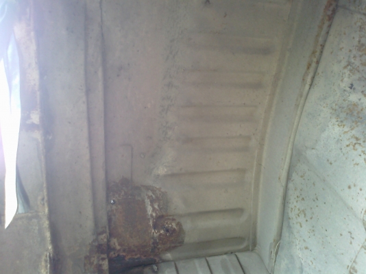 ขายด่วนถูกๆหกล้อ หัวเดิม ครัชซีเดิม เครื่องเดิมหน้ากากทอง ของห้างแท้ๆรถสวยเดิมๆ ยาว 7 เมตรครึ่ง พร้อมใช้งาน Hino FF177 KA เครื่อง EH700  ซื้อไปไม่ต้องทำอะไร ใช้งานได้เลย