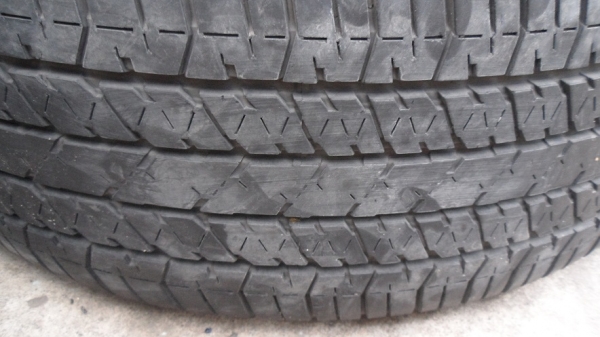 ขายยาง BRIDGESTONE 255/60R 18 ปี 20/10 ถอดจากป้ายแดงเก้บไว้