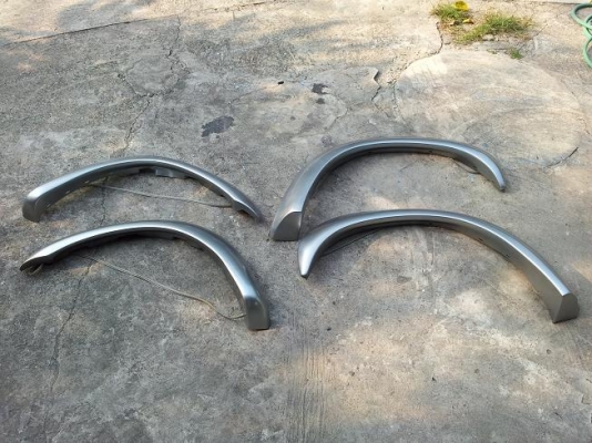 คิ้วล้อเดิมแท้ห้าง  Isuzu มังกร