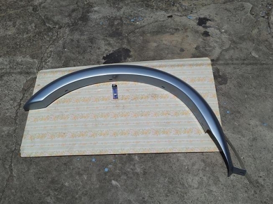 คิ้วล้อเดิมแท้ห้าง  Isuzu มังกร