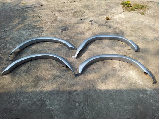 คิ้วล้อเดิมแท้ห้าง  Isuzu มังกร