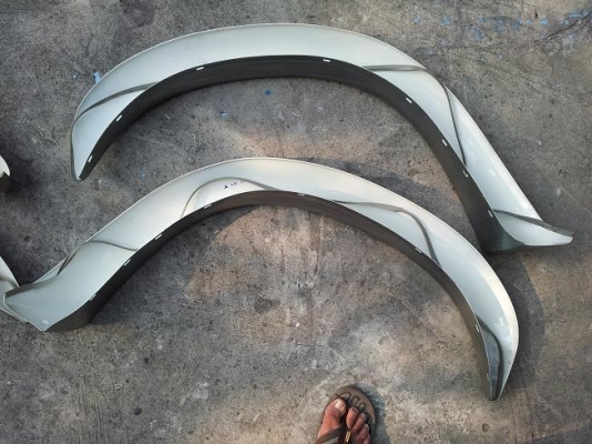 คิ้วล้อเดิมแท้ห้าง  Isuzu มังกร