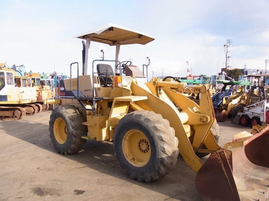 รถตักล้อยาง  WA100-1-34060  ชั่วโมงน้อย สภาพดี  อยู่ระหว่างการเดินทางเข้าไทย  โทร.081-373-0559