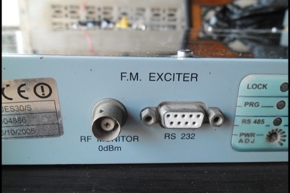 ขาย เครื่องส่งสัญญาณวิทยุกระจายเสียง ไม่มีเสาอากาศ ขายถูกๆด่วนๆ