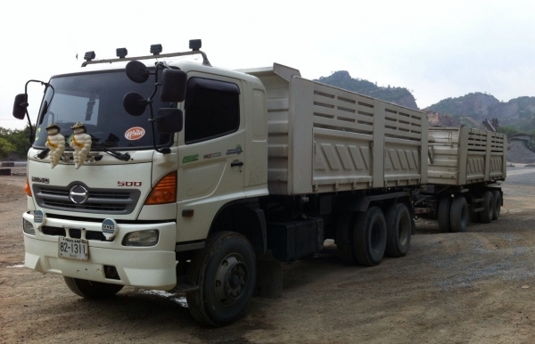 HINO MEGA Serie 500 - 380 HP EURO2 ปลายปี 51 รถพ่วงแม่+ลูก กระบะดั๊มพ์เหล็ก 12 ตันของสามมิตรลอนเฉียงสภาพอย่างสวยทั้งแม่ทั้งลูก ลูก 3 คานดั๊มพ์ความยาว 6.50 เมตร เครื่องดี ภายในเก๋งสวยครบ เครื่องเสียง แอร์ พ.เพาเวอร์ ก.ไฟฟ้า เบรคทริ๊ปฟี้ครบครัน ช่วงล่างแน่น HINO MEGA Serie 500 - 380 HP EURO2 ปลายปี 51 รถพ่วงแม่+ลูก กระบะดั๊มพ์เหล็ก 12 ตันของสามมิตรลอนเฉียงสภาพอย่างสวยทั้งแม่ทั้งลูก ลูก 3 คานดั๊มพ์ความยาว 6.50 เมตร เครื่องดี ภายในเก๋งสวยครบ เครื่องเสียง แอร์ พ.เพาเวอร์ ก.ไฟฟ้า เบรคทริ๊ปฟี้ครบครัน ช่วงล่างแน่น