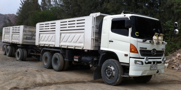 HINO MEGA Serie 500 - 380 HP EURO2 ปลายปี 51 รถพ่วงแม่+ลูก กระบะดั๊มพ์เหล็ก 12 ตันของสามมิตรลอนเฉียงสภาพอย่างสวยทั้งแม่ทั้งลูก ลูก 3 คานดั๊มพ์ความยาว 6.50 เมตร เครื่องดี ภายในเก๋งสวยครบ เครื่องเสียง แอร์ พ.เพาเวอร์ ก.ไฟฟ้า เบรคทริ๊ปฟี้ครบครัน ช่วงล่างแน่น HINO MEGA Serie 500 - 380 HP EURO2 ปลายปี 51 รถพ่วงแม่+ลูก กระบะดั๊มพ์เหล็ก 12 ตันของสามมิตรลอนเฉียงสภาพอย่างสวยทั้งแม่ทั้งลูก ลูก 3 คานดั๊มพ์ความยาว 6.50 เมตร เครื่องดี ภายในเก๋งสวยครบ เครื่องเสียง แอร์ พ.เพาเวอร์ ก.ไฟฟ้า เบรคทริ๊ปฟี้ครบครัน ช่วงล่างแน่น