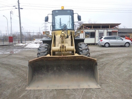 รถตักล้อยาง  WA100-3-51675  มีตู้เก๋ง เครื่อง 6 สูบ กำลังเดินทางเข้าไทย  โทร.081-373-0559