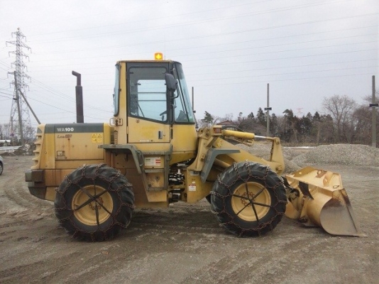 รถตักล้อยาง  WA100-3-51675  มีตู้เก๋ง เครื่อง 6 สูบ กำลังเดินทางเข้าไทย  โทร.081-373-0559