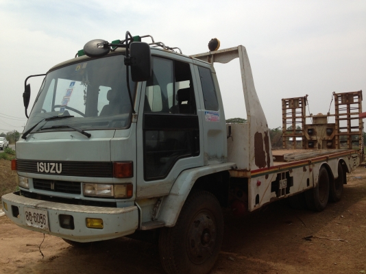 ISUZU ROCKY FVM 175 HP 6BG1 รถหางปลาสิบล้อเพลาเดียว สภาพสวยดีพร้อมใช้งาน มีหางไฮดรอลิกส์ขึ้นรถเกี่ยวให้พร้อม เครื่องแห้งแรงดีมากครับ ภายในเก๋งสวยอุปกรณ์ภายในครบครัน พวงมาลัยเพาเวอร์ เบรคทริ๊ปฟี้ ช่วงล่างใหญ่คัชซีดี ยางสภาพดี 10 เส้นประมาณ 70\% พร้อมลากพร้อ