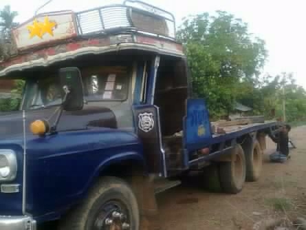 ISUZU TX 165 HP 6BD1 รถหัวยาวหางปลาสิบล้อ 2 เพลา สภาพดีพร้อมใช้งาน เครื่องแรงดีไม่มีเยิ้ม หัวเก๋งสวยไม่มีผุกร่อนภายในครบพร้อม ใช้งานลาก PC 120 ได้สบายไม่มีปัญหา ช่วงล่างคัชซีดีไม่ผุ ยางสภาพดีโดยรวมประมาณ 70\% พร้อมใช้งาน เอกสารเล่มทะเบียนครบพร้อมโอน ราคาต่