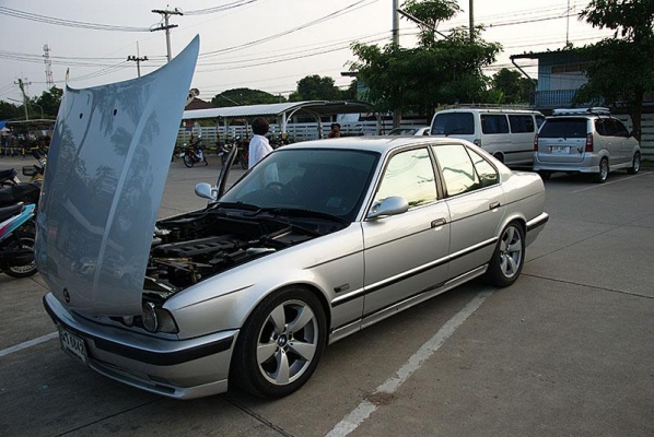 BMW 525IA ตัว V NOSE สภาพเดิมๆ โครตสวย BMW 525IA ตัว V NOSE สภาพเดิมๆ โครตสวย