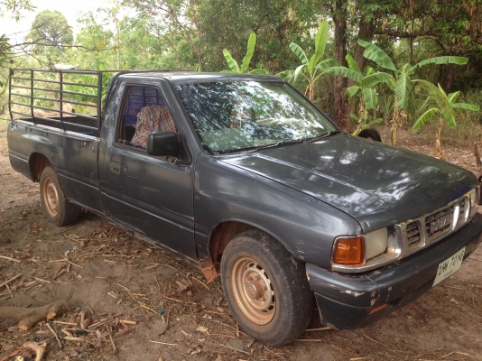 ISUZU TFR มังกรทอง SPARK EX 2.5 MT ปี 35 เครื่อง 90 HP ไดเรคอินเจคชั่น รถบ้านสภาพดีพร้อมใช้งาน เครื่องแห้งแรงดีไม่มีเยิ้มไม่มีดัน ภายในเก๋งคอนโซลครบพร้อม กระบะมีผุบ้างเล็กน้อย ช่วงล่างคัชซีดี เอกสารเล่มทะเบียนครบ ราคาต่อรองได้ครับ