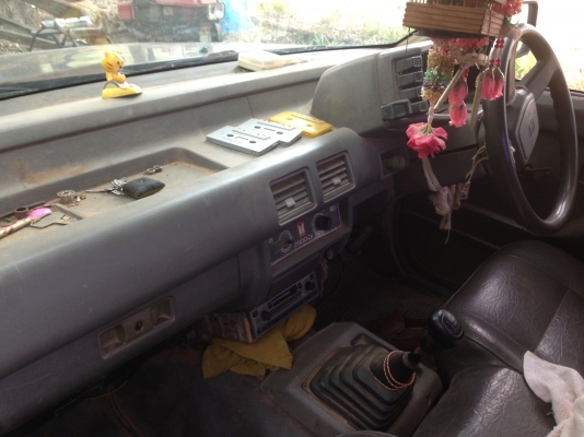 ISUZU TFR มังกรทอง SPARK EX 2.5 MT ปี 35 เครื่อง 90 HP ไดเรคอินเจคชั่น รถบ้านสภาพดีพร้อมใช้งาน เครื่องแห้งแรงดีไม่มีเยิ้มไม่มีดัน ภายในเก๋งคอนโซลครบพร้อม กระบะมีผุบ้างเล็กน้อย ช่วงล่างคัชซีดี เอกสารเล่มทะเบียนครบ ราคาต่อรองได้ครับ