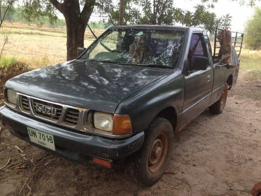 ISUZU TFR มังกรทอง SPARK EX 2.5 MT ปี 35 เครื่อง 90 HP ไดเรคอินเจคชั่น รถบ้านสภาพดีพร้อมใช้งาน เครื่องแห้งแรงดีไม่มีเยิ้มไม่มีดัน ภายในเก๋งคอนโซลครบพร้อม กระบะมีผุบ้างเล็กน้อย ช่วงล่างคัชซีดี เอกสารเล่มทะเบียนครบ ราคาต่อรองได้ครับ