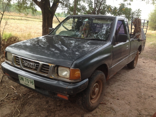 ISUZU TFR มังกรทอง SPARK EX 2.5 MT ปี 35 เครื่อง 90 HP ไดเรคอินเจคชั่น รถบ้านสภาพดีพร้อมใช้งาน เครื่องแห้งแรงดีไม่มีเยิ้มไม่มีดัน ภายในเก๋งคอนโซลครบพร้อม กระบะมีผุบ้างเล็กน้อย ช่วงล่างคัชซีดี เอกสารเล่มทะเบียนครบ ราคาต่อรองได้ครับ