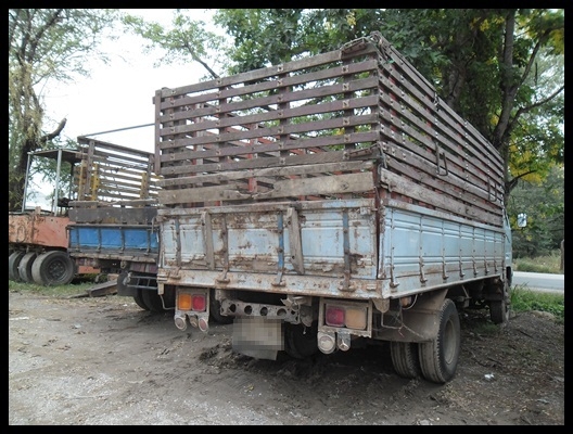 6 ล้อ FRR วางเครื่อง 120 แรง สภาพดี สวยๆ