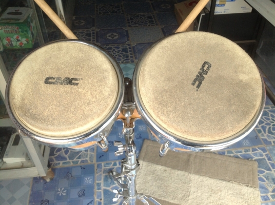 กลองบองโก. พร้อมขาตั้ง กลองบองโก. พร้อมขาตั้ง