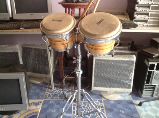 กลองบองโก. พร้อมขาตั้ง กลองบองโก. พร้อมขาตั้ง