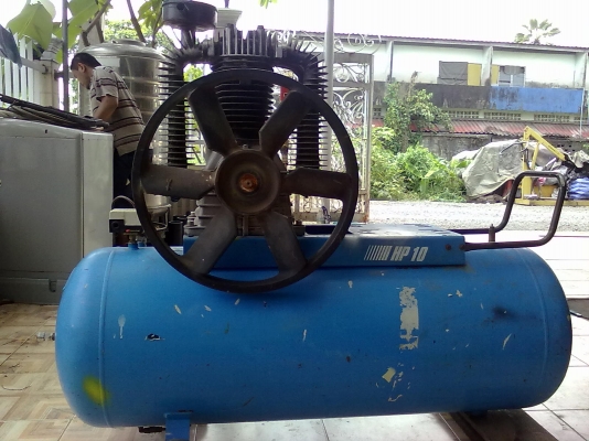 เครื่องปั๊มลม ยี่ห้อ jel 10 แรง ถัง 270 ลิตร ของประเทศอิตาลี