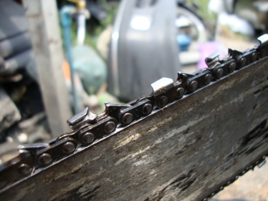 ขายเลื่อยยนต์ บาร์ยาวฟุตกว่าๆของ ZENDAH