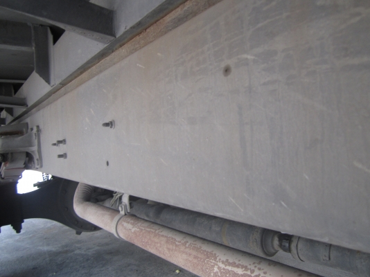 ISUZU-เดทก้าP2ปี48ตู้10บานไม่มีเสากลาง-รถห้าง