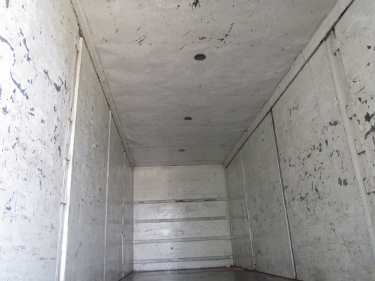 ISUZU-เดทก้าP2ปี48ตู้10บานไม่มีเสากลาง-รถห้าง