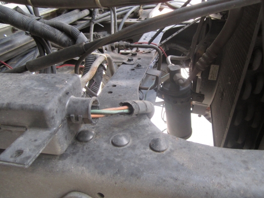 ISUZU-เดทก้าP2ปี48ตู้10บานไม่มีเสากลาง-รถห้าง