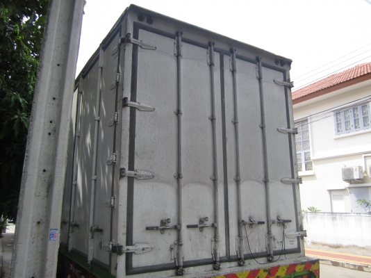 ISUZU-เดทก้าP2ปี48ตู้10บานไม่มีเสากลาง-รถห้าง