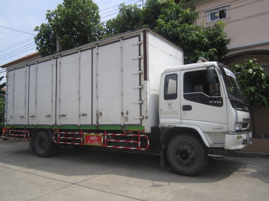 ISUZU-เดทก้าP2ปี48ตู้10บานไม่มีเสากลาง-รถห้าง