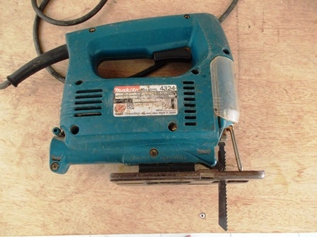 เลื่อยจิ๊กซอว์ Makita รุ่น 4324 ปรับความเร็วได้6ระดับ