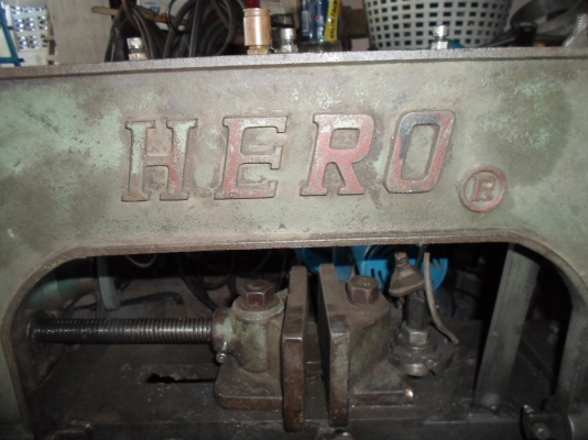 แท่นเลื่อย HERO  8,000  พร้อมใช้  ด่วน  !!!!!!