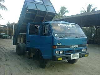 ขาย  6 ล้อ  ISUZU 115 ดั้ม เกียร์สั้น พร้อมใช้งาน