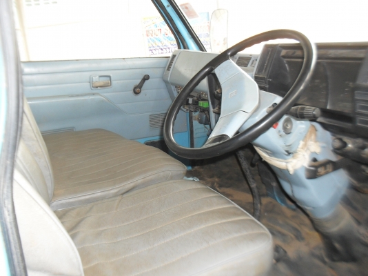 ขายด่วน สี่ล้อเล็กNKR  รถบ้านสภาพพร้อมใช้งาน