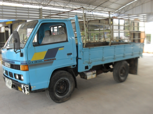 ขายด่วน สี่ล้อเล็กNKR  รถบ้านสภาพพร้อมใช้งาน