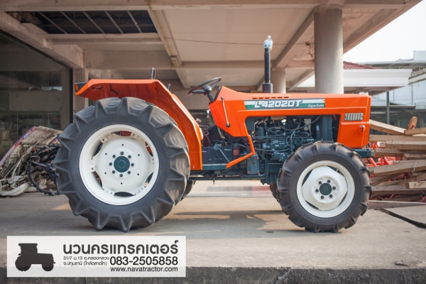 มือสองญี่ปุ่น Kubota L4202DT 4WD เครื่องคูโบต้า 4 สูบ ทำสีใหม่ พร้อมใช้งาน