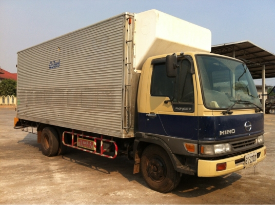 ขายรถ 6 ล้อ HENO KM 779 พร้อมตู้บรรทุกน้ำแข็ง