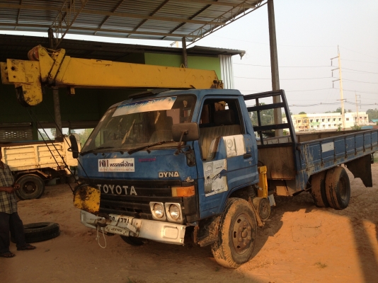 TOYOTA DYNA BU91 - 115 HP รถบรรทุกติดเครน 3 ตัน 3 ปลอกยืด สภาพดีพร้อมใช้งานได้เลย กระบะเหล็กคาร์โก้ยาว 4.30 เมตร ช่วงล่างใหญ่คัชซีดี พร้อมบรรทุกพร้อมใช้งาน เอกสารเล่มืะเบียนครบพร้อมโอน ราคาต่อรองได้ครับ