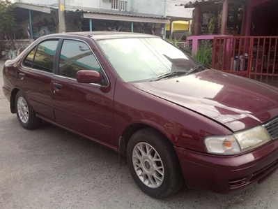 NISSAN SUNNY 1.6 SALOON AUTO ปี 1997 สีแดง สวย พร้อม ใช้  ติดแก๊สแล้ว