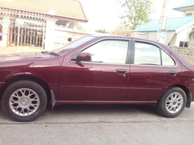 NISSAN SUNNY 1.6 SALOON AUTO ปี 1997 สีแดง สวย พร้อม ใช้  ติดแก๊สแล้ว