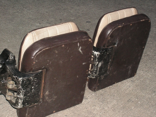 เบาะเเยกเเบบพับของ รถตู้ (พี่รำพึงอยู่สุรินทร์รับไปดุเเลต่อเเล้วครับ) เบาะเเยกเเบบพับของ รถตู้ (พี่รำพึงอยู่สุรินทร์รับไปดุเเลต่อเเล้วครับ)