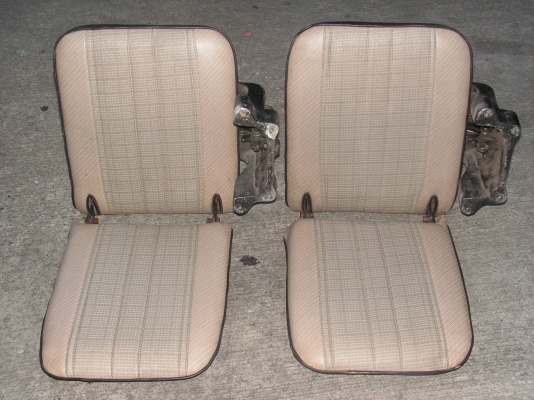 เบาะเเยกเเบบพับของ รถตู้ (พี่รำพึงอยู่สุรินทร์รับไปดุเเลต่อเเล้วครับ) เบาะเเยกเเบบพับของ รถตู้ (พี่รำพึงอยู่สุรินทร์รับไปดุเเลต่อเเล้วครับ)