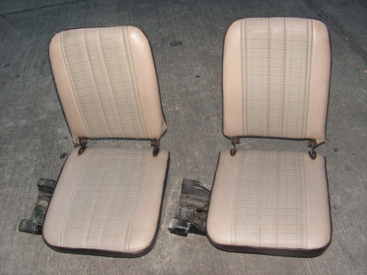 เบาะเเยกเเบบพับของ รถตู้ (พี่รำพึงอยู่สุรินทร์รับไปดุเเลต่อเเล้วครับ)