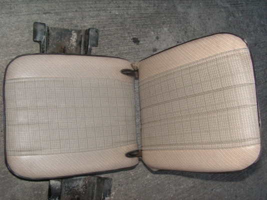 เบาะเเยกเเบบพับของ รถตู้ (พี่รำพึงอยู่สุรินทร์รับไปดุเเลต่อเเล้วครับ) เบาะเเยกเเบบพับของ รถตู้ (พี่รำพึงอยู่สุรินทร์รับไปดุเเลต่อเเล้วครับ)