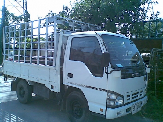 ขาย 4 ล้ออิซูซุบรรทุก NKR รถห้างแท้ ๆ