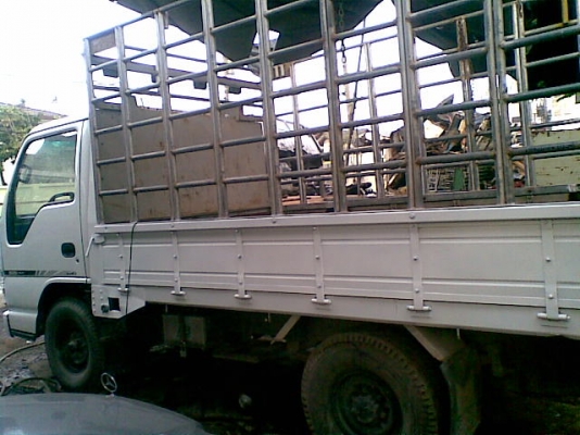 ขาย 4 ล้ออิซูซุบรรทุก NKR รถห้างแท้ ๆ